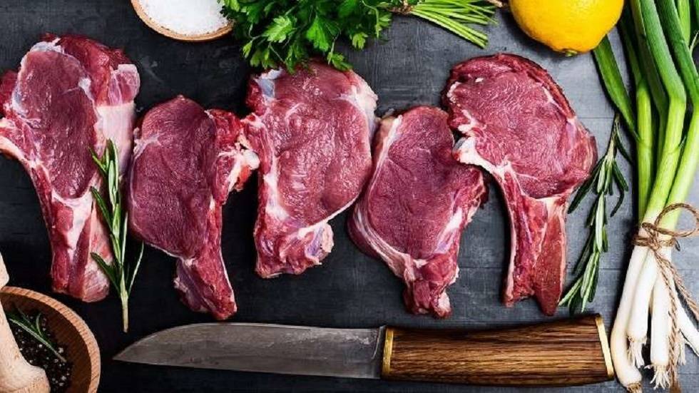 أضرار الإفراط في تناول اللحوم... عدو صامت يهدّد صحّتكَ