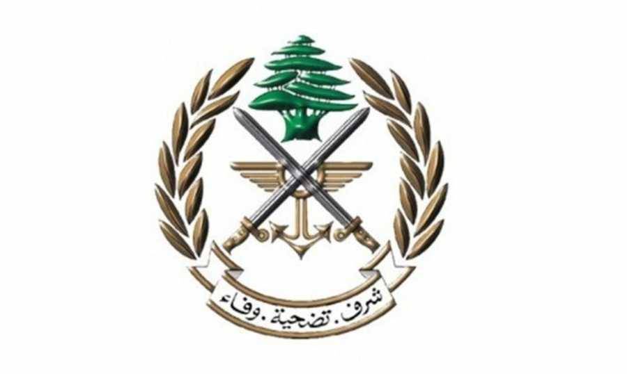 الجيش يداهم منازل مطلوبين ويوقف احدهم