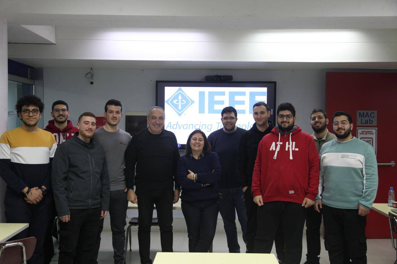 طلاب علوم الكمبيوتر في جامعة AUT يطلقون فرعًا جديدًا لـ IEEE في حرم الجامعة في حالات