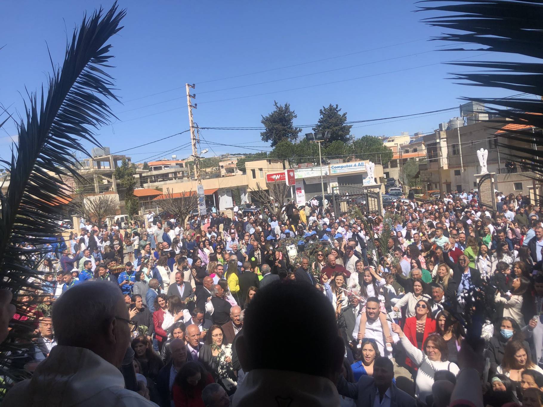 إرتفاع حدّة المواجهات جنوباً... وعمليّات العدو تصل الى البقاع الغربي
أجواء سلبيّة تحيط بمفاوضات الدوحة... و«فيتو» أميركي جديد مُرتقب في مجلس الأمن