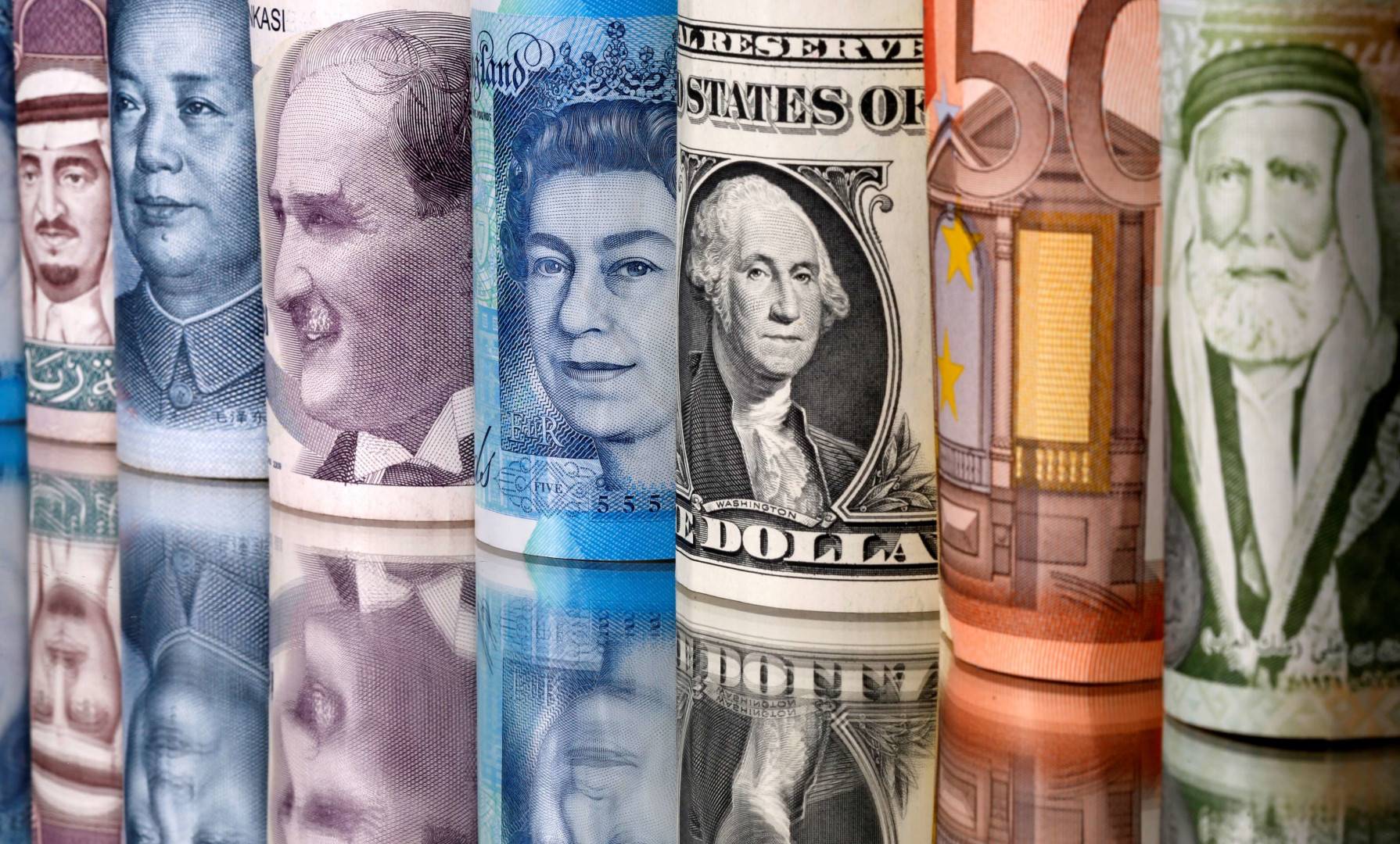 الدولار يرتفع بفضل تعليقات حول سعر الفائدة الأمريكية