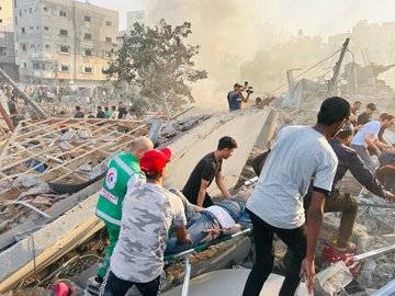شهداء وجرحى في قصف على خيم للنازحين في دير البلح