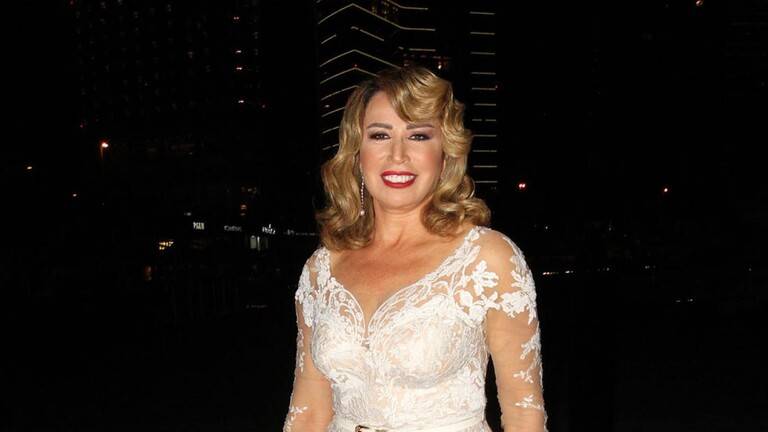 يسرا رفضت تقبيل ممثل بسبب أسنانه