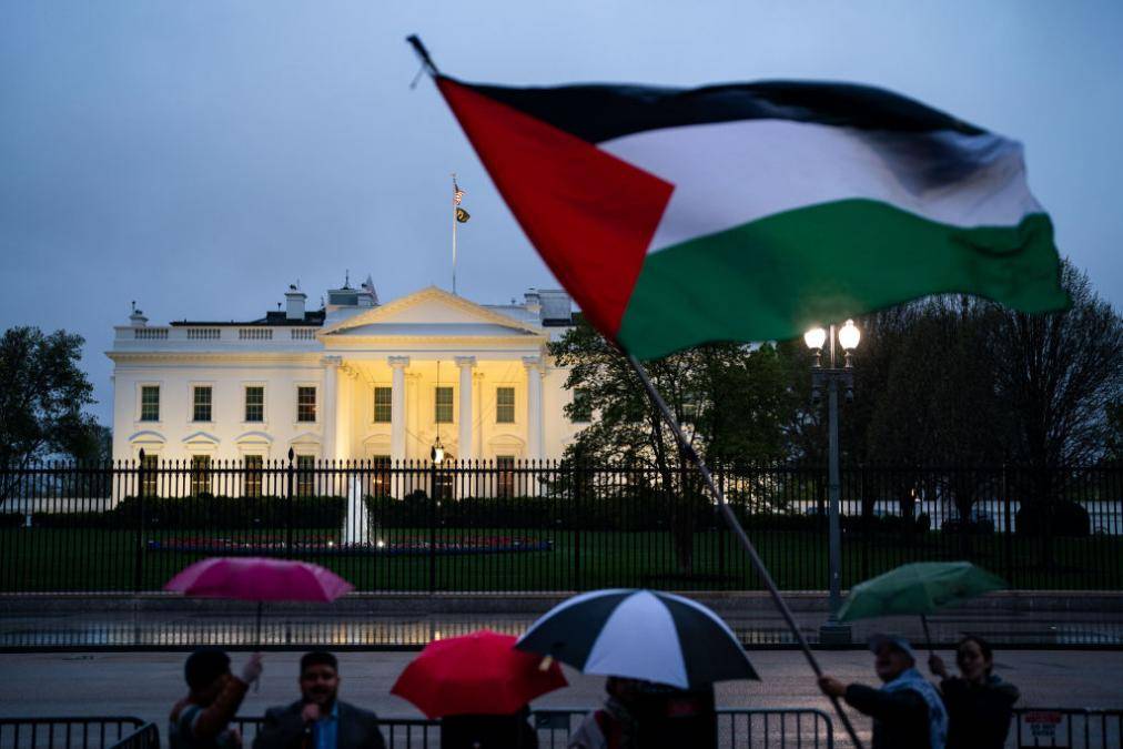 طبيب فلسطيني ينسحب من إفطار بايدن
