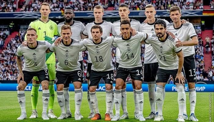 "شبح هتلر" يجمد بيع قميص منتخب ألمانيا قبل يورو 2024