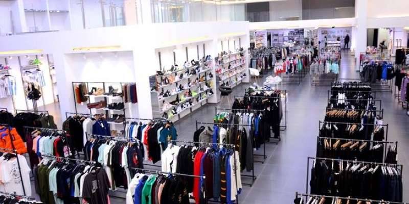 الحركة التجاريّة جيّدة خلال عيدي الفصح والفطر ...
الـ OUTLETS تحقق مكاسب اقتصاديّة ضخمة وتحكم سيطرتها على الأسواق التقليديّة!