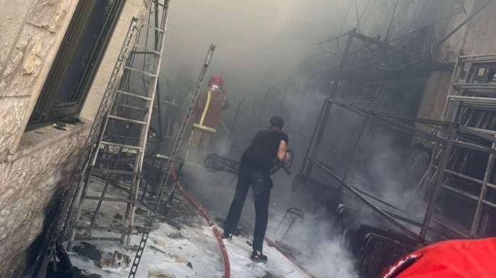 في المرج... قتلى وجرحى بحريق داخل مستودعات لتخزين زينة الورود