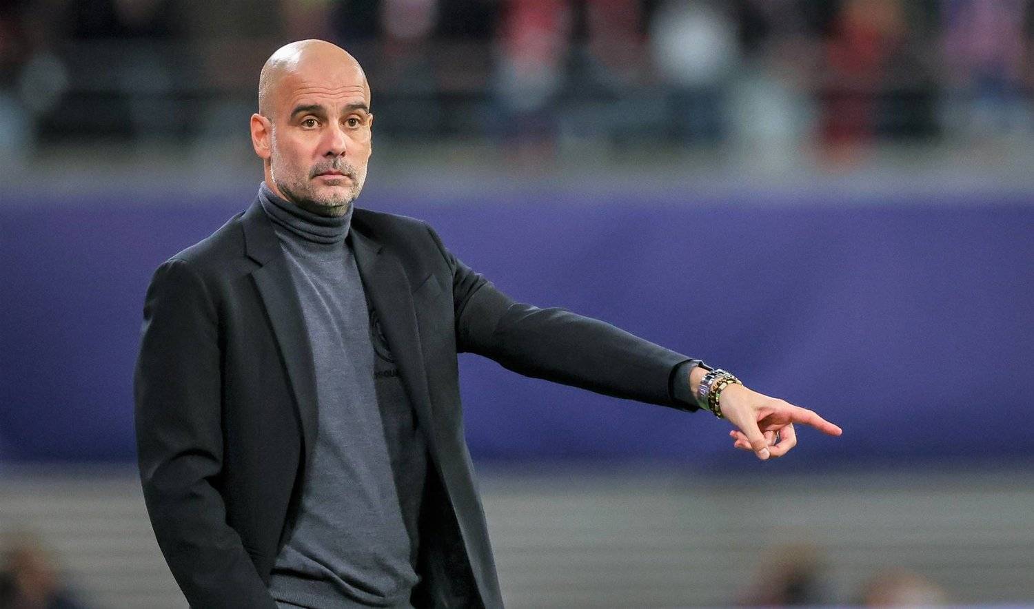 "أشجع مانشستر يونايتد"...
غوارديولا يفجر سخرية الإعلام