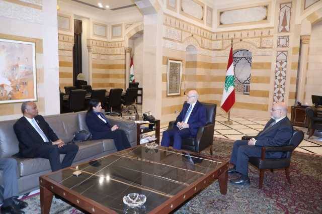 ترأس اجتماعاً لمتابعة الاستراتيجيّة الوطنيّة للحماية الاجتماعيّة
ميقاتي تابع مع زوّاره أوضاعاً سياسيّة وصحيّة
حجار: ضرورة إجراء مسح شامل لجميع السوريين