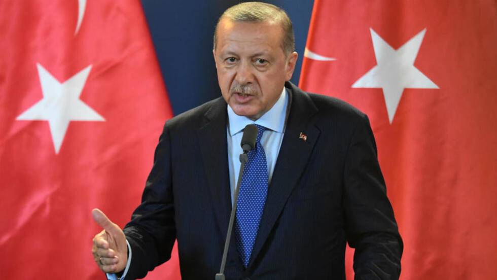 اردوغان لم يخلع قبعة السلطان