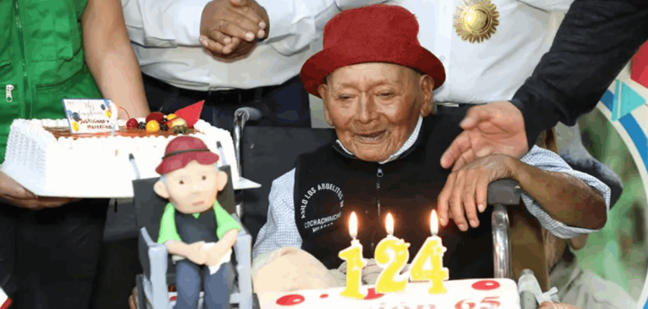 يبلغ من العمر 124 عاماً.. نزاع على لقب "أكبر معمر"!