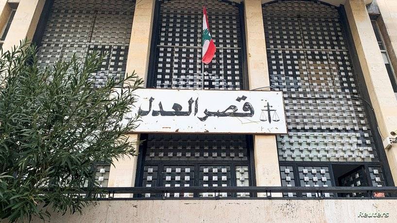 القاضيان الحجار والبيطار بحثا في كيفيّة
استكمال التحقيقات بملف تفجير المرفأ