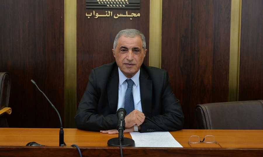 هاشم: نطالب الحكومة بإعفاء البلدات
والقرى الحدوديّة من الضرائب والرسوم