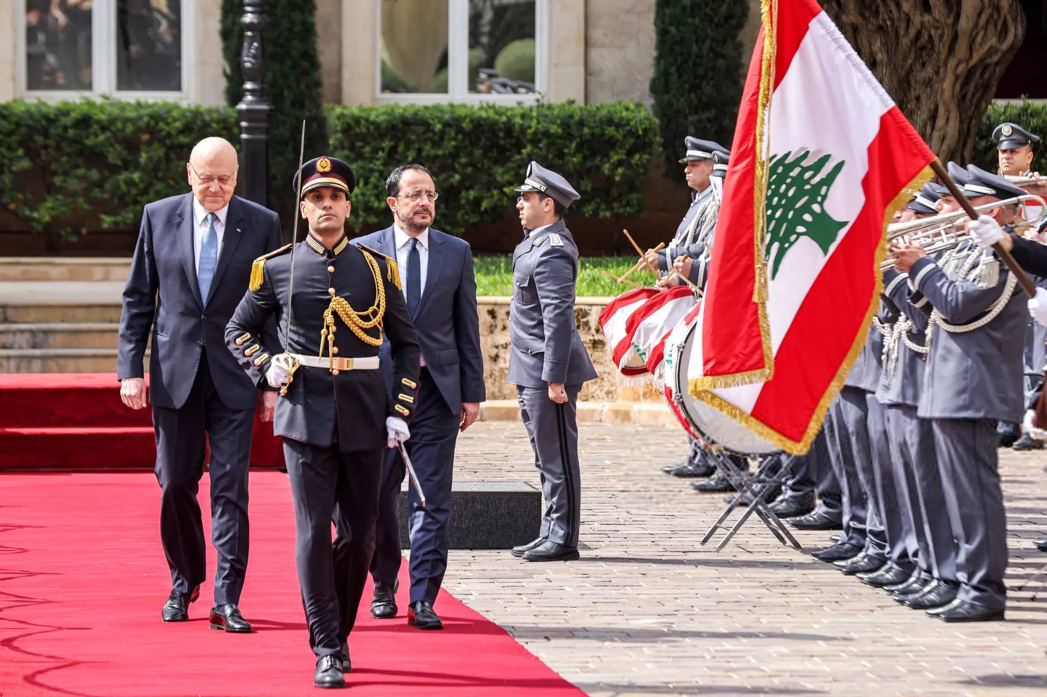 قبرص تقف في صفّ لبنان بعد وصول "الموس الى ذقنها"
و"الإطار العملي" لأزمة النازحين يبدأ من الاتحاد الأوروبي