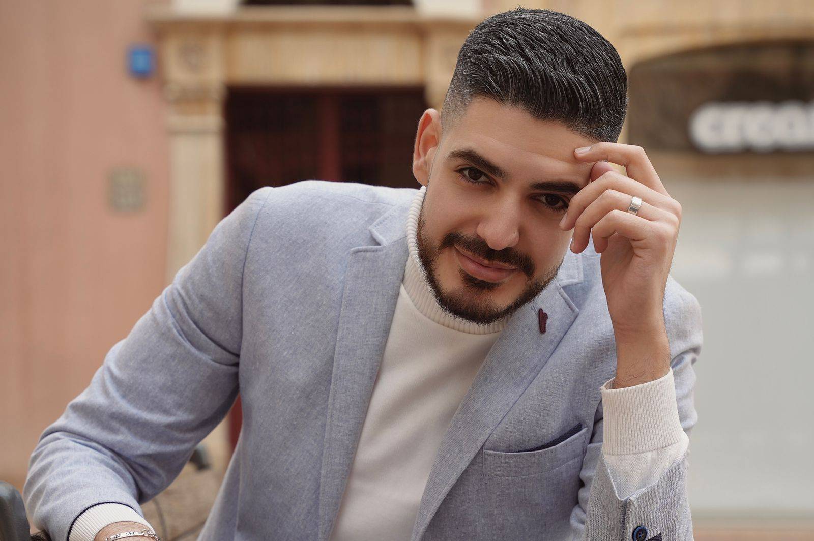 رولان مهنا يستقبل عيد الفطر بحفلين في لبنان