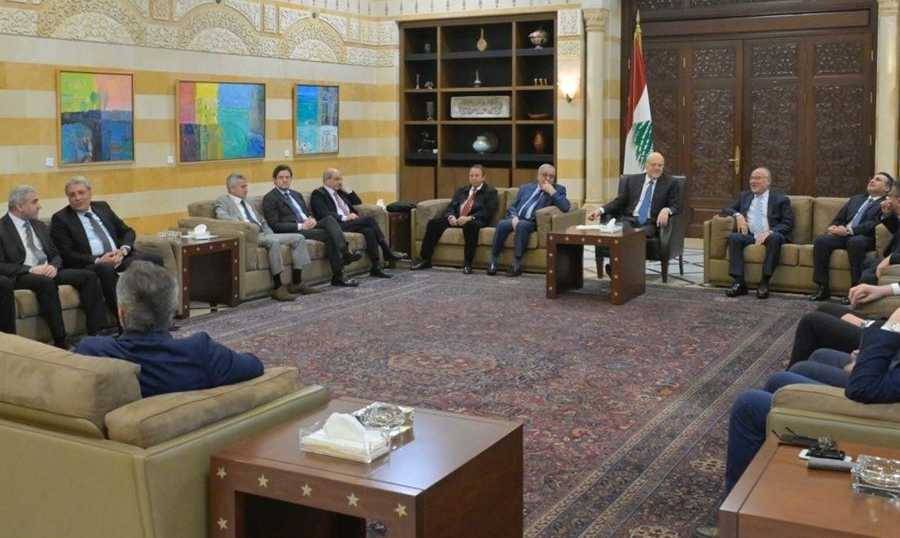 لقاء وزاري تشاوري في السراي بحث الأوضاع الأمنيّة وملف النازحين السوريين
ميقاتي: "إسرائيل" تجرّ المنطقة الى الحرب... وعلى المجتمع الدولي التنبّه
مكاري: جلسة للحكومة في 26 الحالي... أبو حيدر: المواد الغذائيّة مُتوافرة لثلاثة أشهر