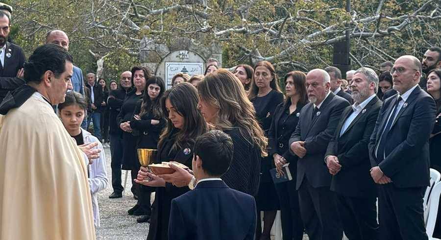 عائلة سليمان تختتم اليوم الرابع
من التعازي بقداس المرافقة