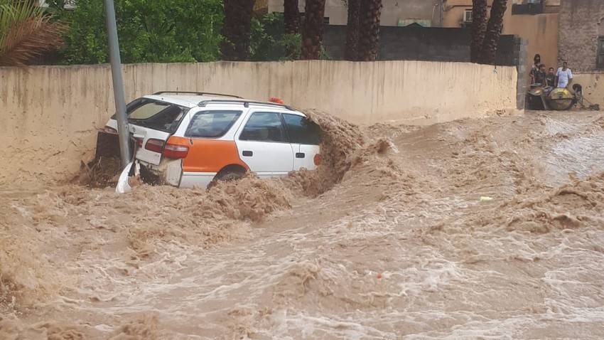 عشرات القتلى جراء الأمطار في كل من عُمان وباكستان