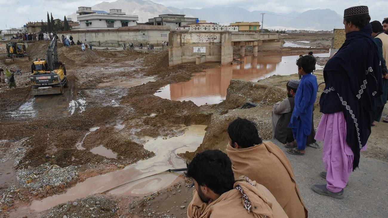 عشرات القتلى في عُمان وباكستان