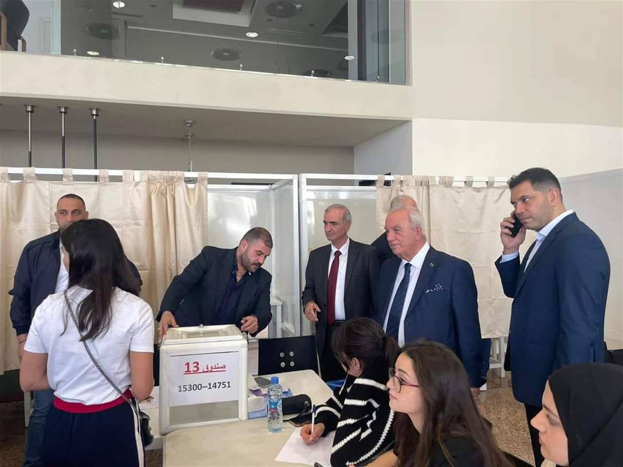 مهندسو طرابلس يبدأون بالإقتراع لانتخاب نقيب جديد و 4 أعضاء جدد لمجلس النقابة