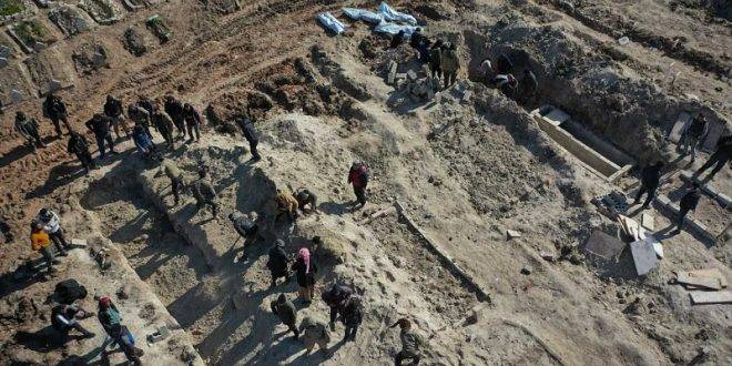 3 مقابر جماعية بمستشفى ناصر في غزة!