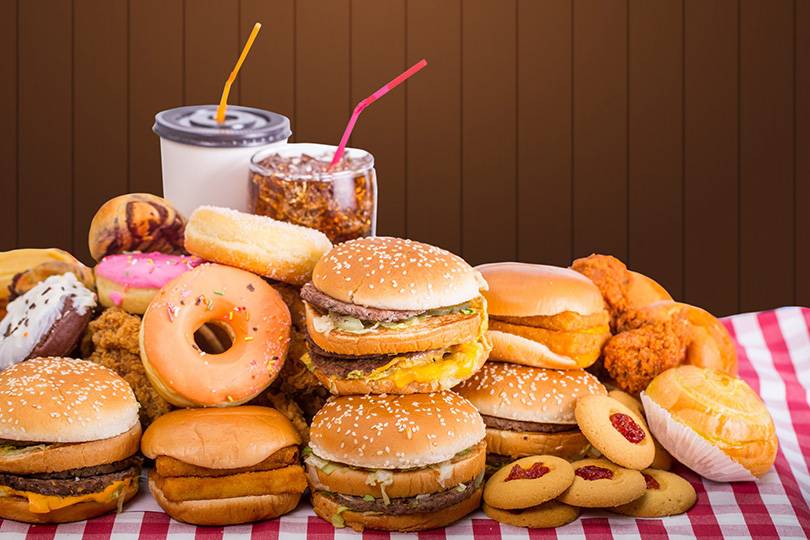 الوجبات السريعة تهدّد ذاكرة المراهقين!