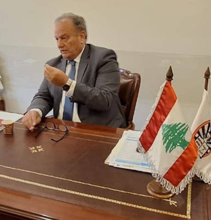 الجلسات في المحاكم 
لا في المحكمة داخل سجن روميه