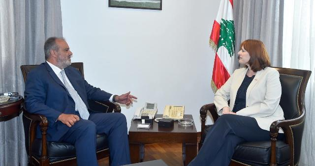 بوشكيان بحث وسفيرة كندا مساعدة
لبنان لتجاوز أزمته الاقتصادية