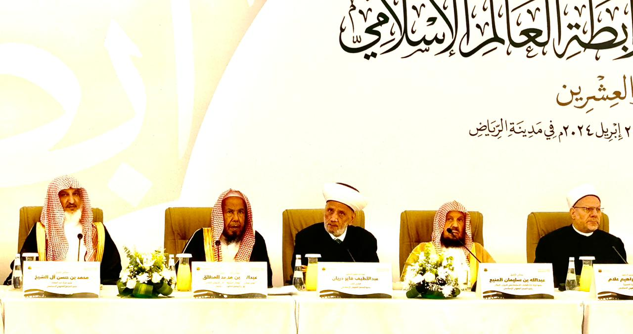 كُرِّم في الرياض...  والتقى أبناء الجالية
دريان: نأمل أن تثمر المبادرات والجهود
الخيرة إنجازاً للإستحقاق الرئاسي