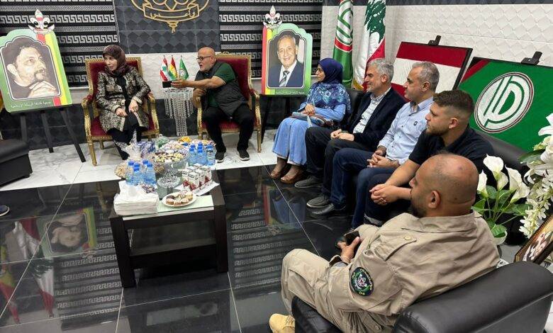 زارت مراكز كشافة الرسالة والصليب الأحمر والدفاع المدني في صور
عز الدين: نُشيد بالجهود التي يبذلونها
خلال إجلاء الجرحى والشهداء