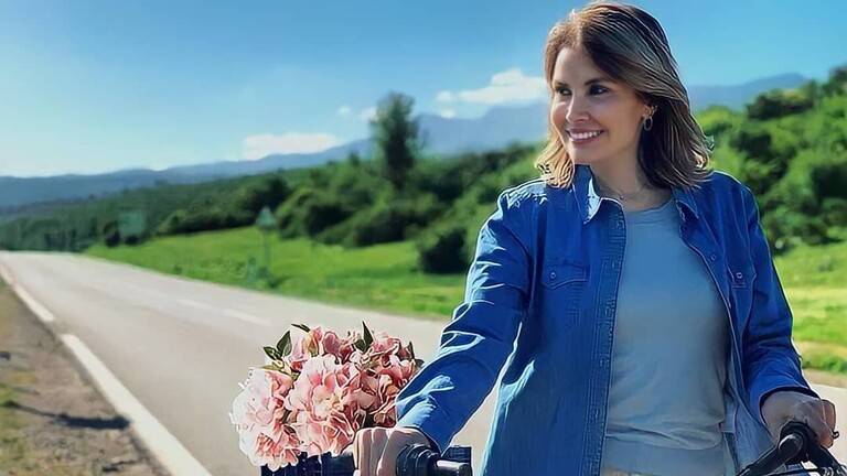 "بنات اليوم" يعيد نجمة مغربية من السياسة الى التلفزيون