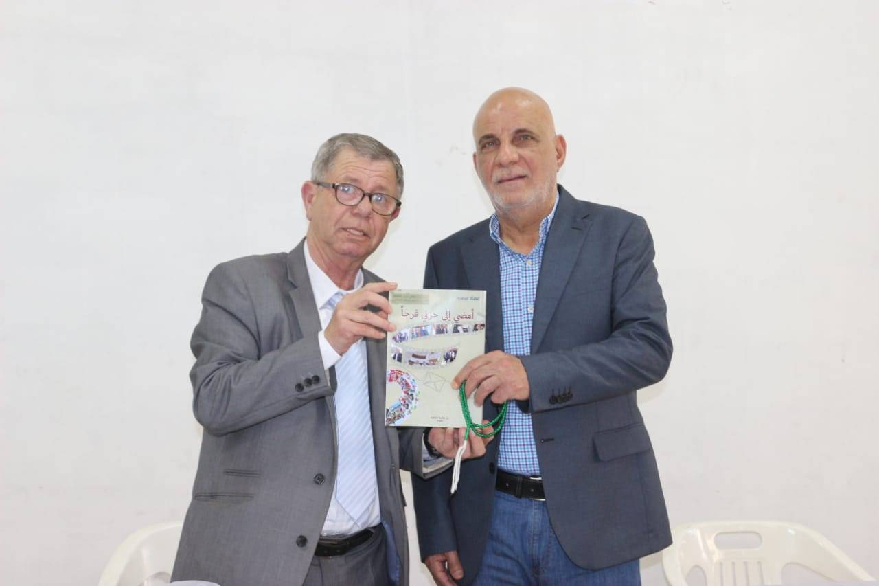 عماد سعيد يُوقّع كتابه
في الكليّة الجعفريّة في صور