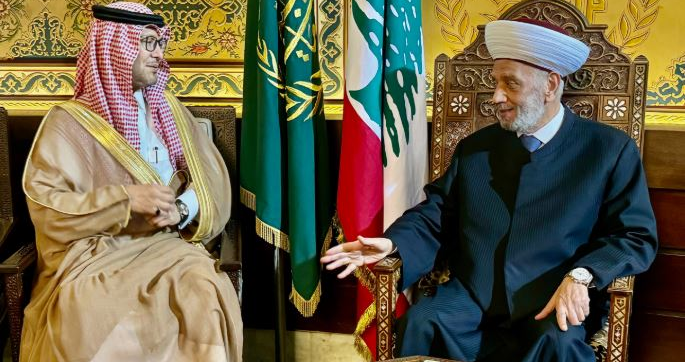 زار دريان والخطيب مهنئاً بالفطر
بخاري: نأمل أن تصل مساعي
"الخماسيّة" لحلول من خلال الحوار