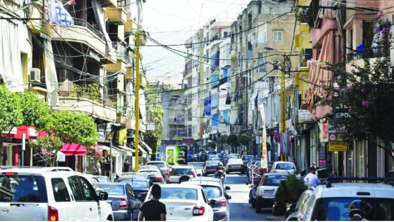 80 جمعية في منطقة برج حمود للنازحين... وتتكاثر بشكل مُثير للريبة
البلديّة تتجاهل الوجود غير القانوني لعشرات الآلاف من النازحين...