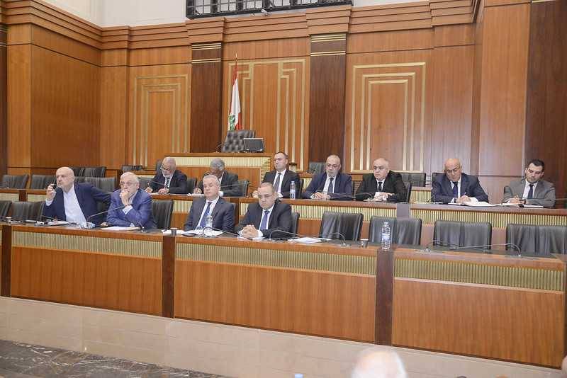 "لجنة الدفاع" : الأمن في لبنان ما زال ممسوكاً
وللتنسيق مع سوريا لإعادة أكبر عدد من النازحين