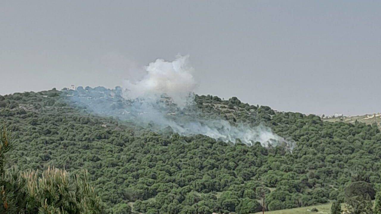 نجاة عناصر من الإطفاء بقصف "إسرائيلي" على حرج يارون