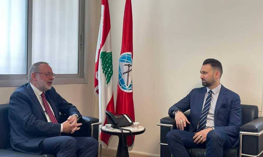 جنبلاط التقى سفير النروج