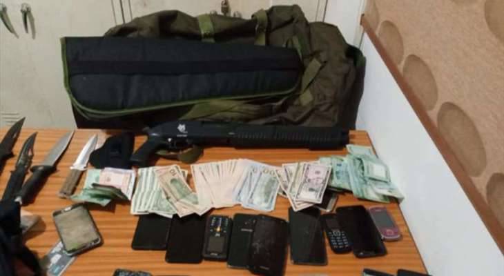 توقيف شخصين سرقا منزلًا 
في خلدة وضبط كميّة من المسروقات