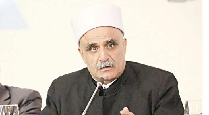 شيخ العقل عرض مع خير الدين لشؤون الطائفة والتقى زوارا