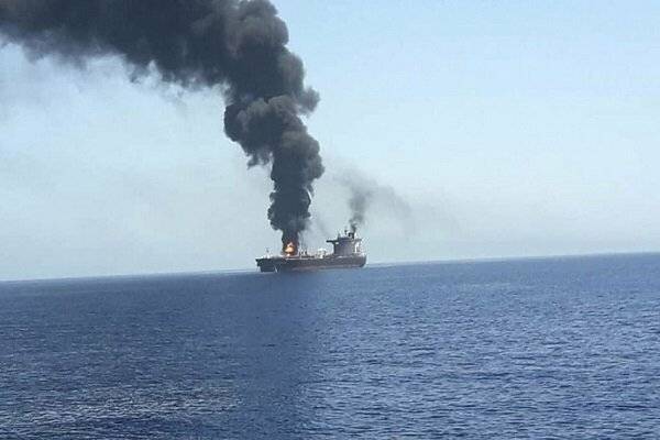 أمبري: إستهداف سفينة بثلاثة صواريخ شمال غربي المخا باليمن