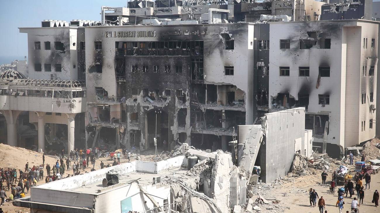 "يديعوت أحرونوت": بن غفير طلب من هاليفي قتل بعض المعتقلين بمجمع الشفاء