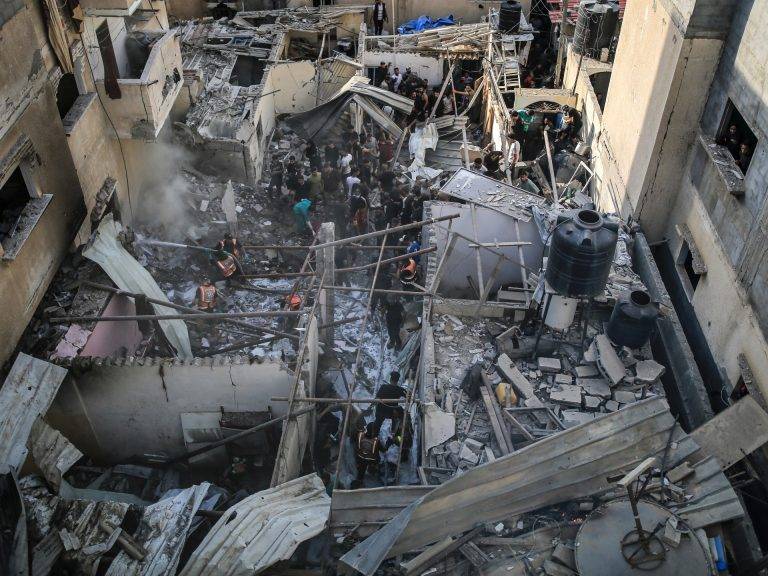 مجازر جديدة...  الإحتلال يستهدف 11 منزلا في رفح ومدرسة للأونروا