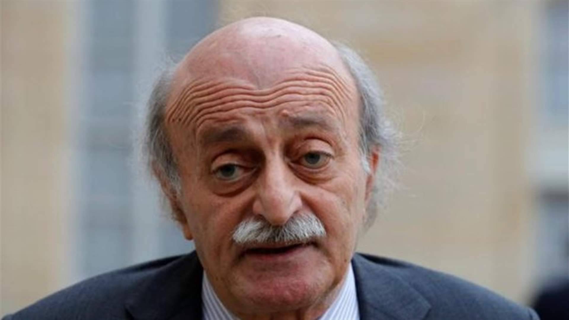جنبلاط يزور الحريري في باريس
