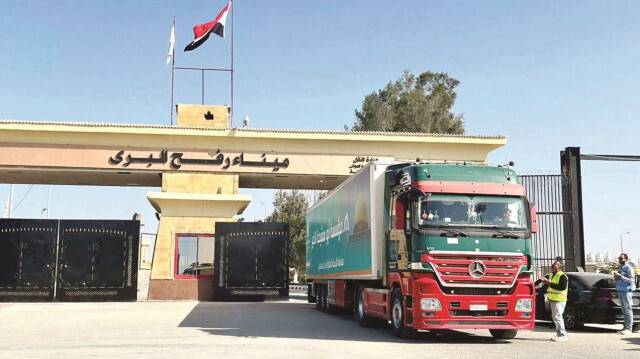 الأونروا تحذّر من استمرار توقف دخول المساعدات إلى غزة