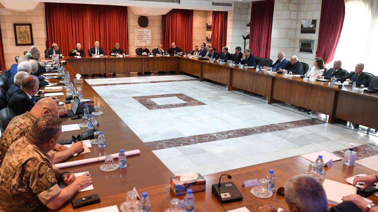 بكركي على خط معالجة ملف النزوح... والثلاثاء أولى قوافل العودة الى سوريا
مصدر كنسي لـ" الديار": المواجهة مستمرّة والمطالبة بالحلّ قرار لبناني جامع