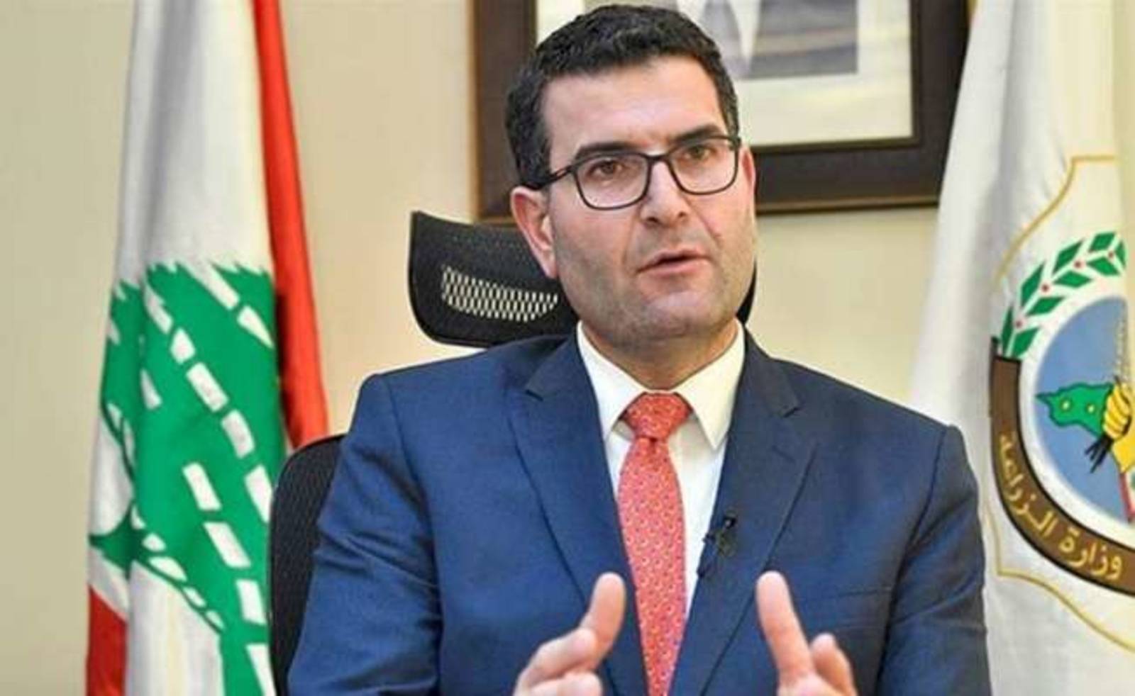 وزير الزراعة: للتشدد في وقف عمليات

تهريب المبيدات والأسمدة الزراعية