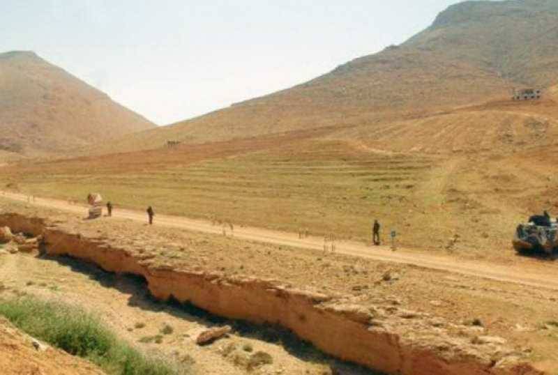 الجيش: مقتل سوري بعد محاولته
طعن عسكريين في دير العشاير- البقاع