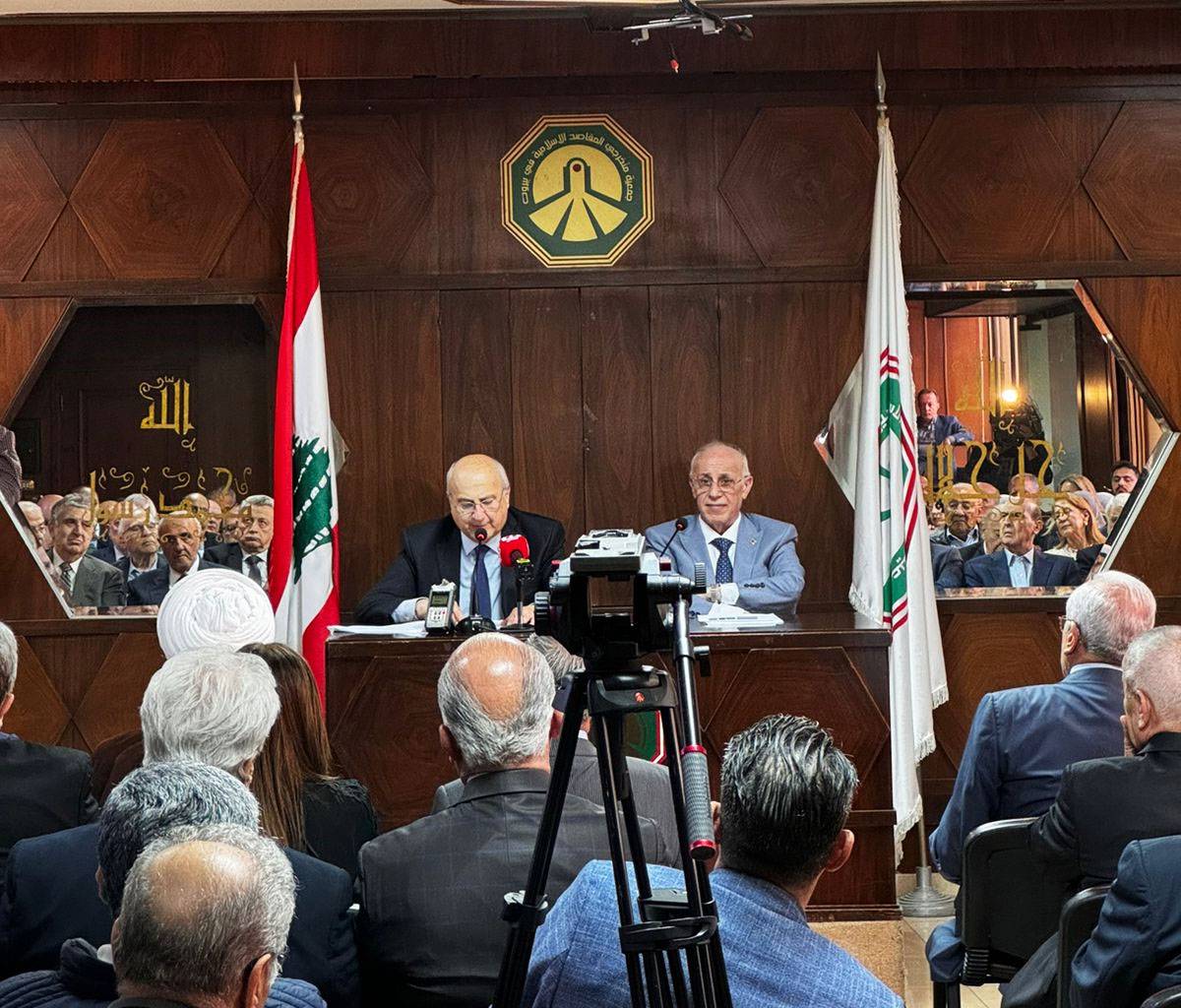 حاضر عن"الرؤية المستقبليّة للوضع اللبناني وأزمة المنطقة
قليموس: إنتخاب رئيس جديد ليس بحاجة لحوار مُسبق... ولتطبيق الطائف
ومواجهة خطر التوطين بالوحدة... ووضع حدّ لإستمرار "إسرائيل" في انتهاكاتها