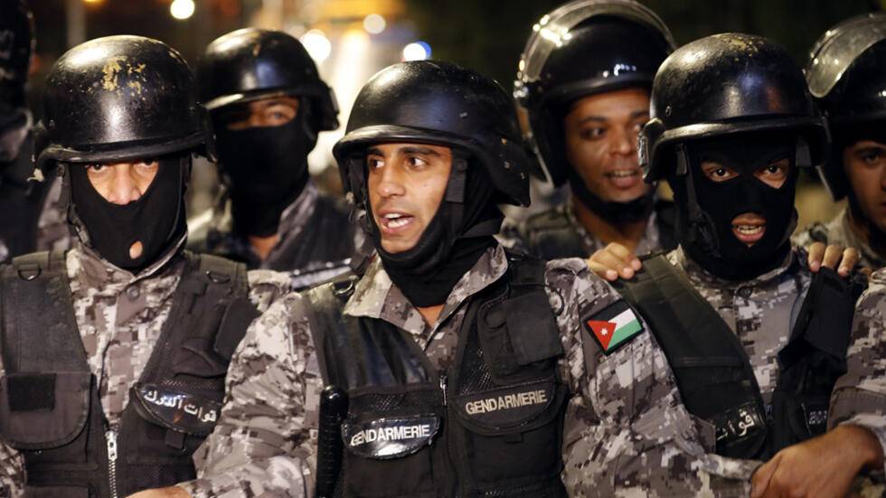 توقيف حزمة اسلحة مهربة الى الاردن... وحماس تنفي اشاعات علاقتها بالموضوع