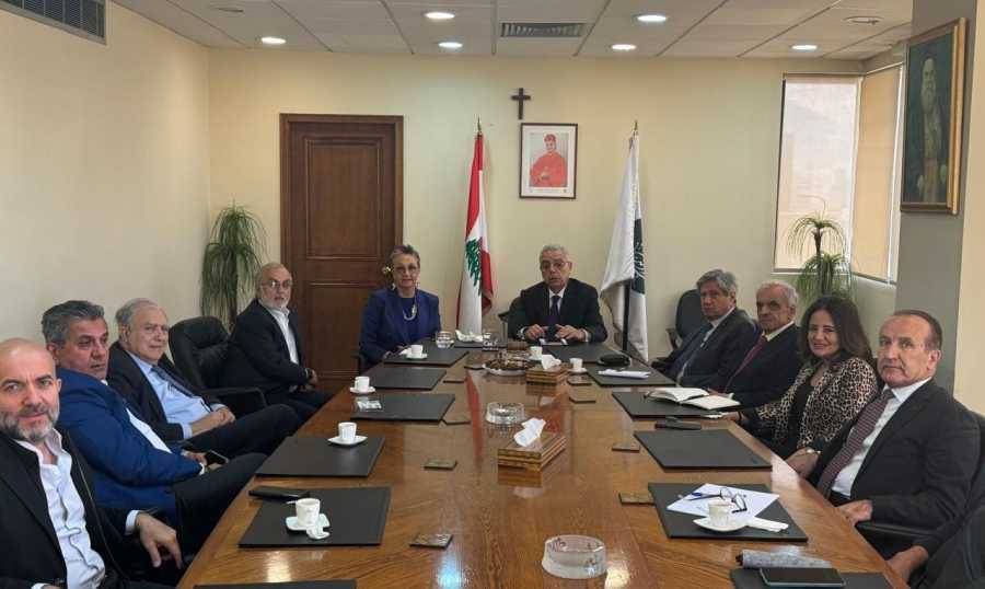 "الرابطة المارونيّة" بحثت مع صليبا 
بيع الأراضي في الشوف